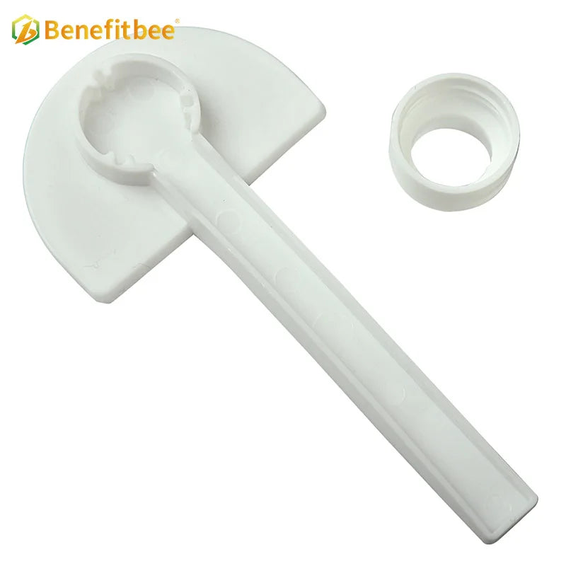 Bee Water Bottle Portable Pet Drinking Water Feeder for Bee Outdoor Water Bowl Bottle Beekeeping Supplies
