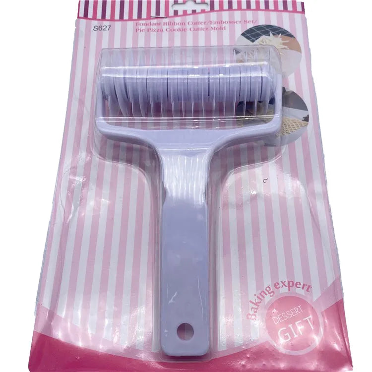 OEM Food Grade Eco-Friendly Plastic Bakeware Cake Surface Decoration Dough Roller Cutter for Cooking