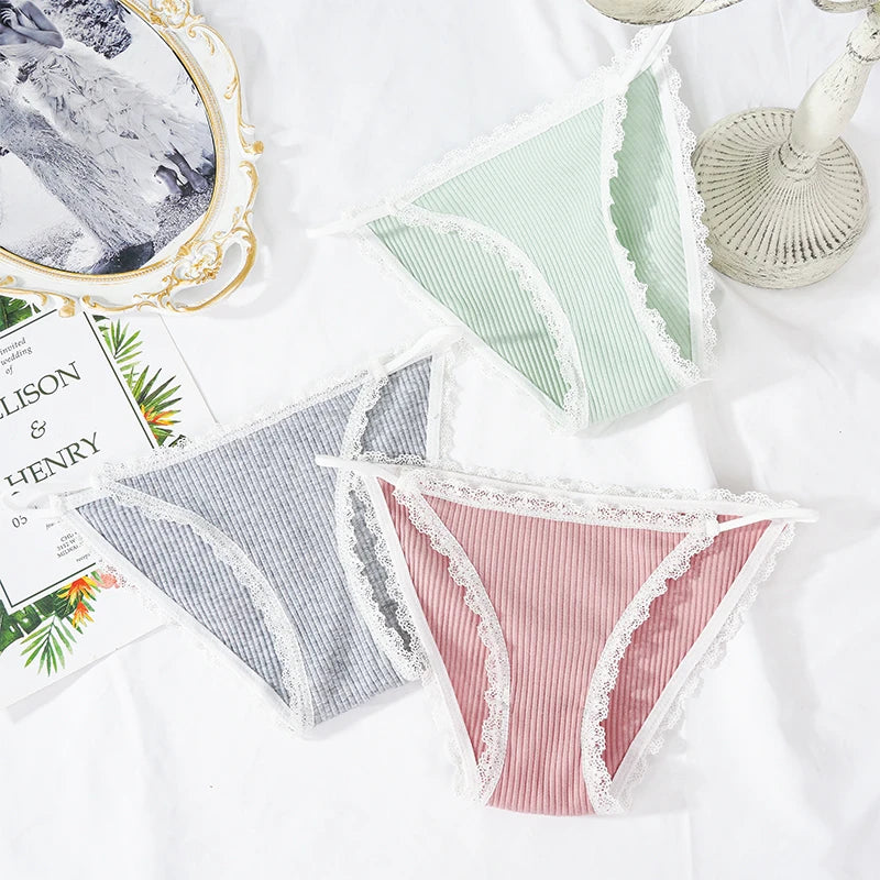 Seamless Underwear Women's Lace Cotton Low-waist Japanese Girl Briefs Women's Thin Belt Lace Edge Cotton Underwear