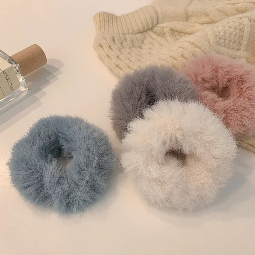Wholesale New Trend Autumn Winter Fuzzy Fur Solid Candy Color Hair Scrunchies Soft Faux Fur Strong Elastic Hair Ties Rope Girls