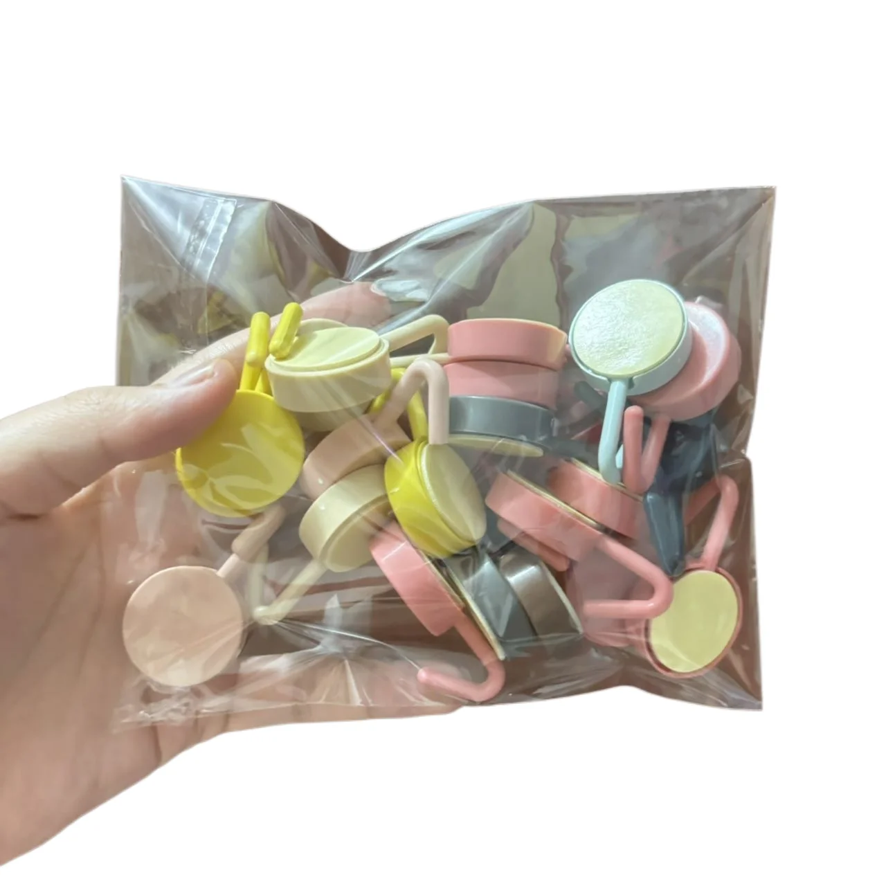 Macaron Style Round Head Plastic Hooks No Nail Traceless Self Adhesive Hanger for Bathroom Shower Towel Robe Storage Organizer