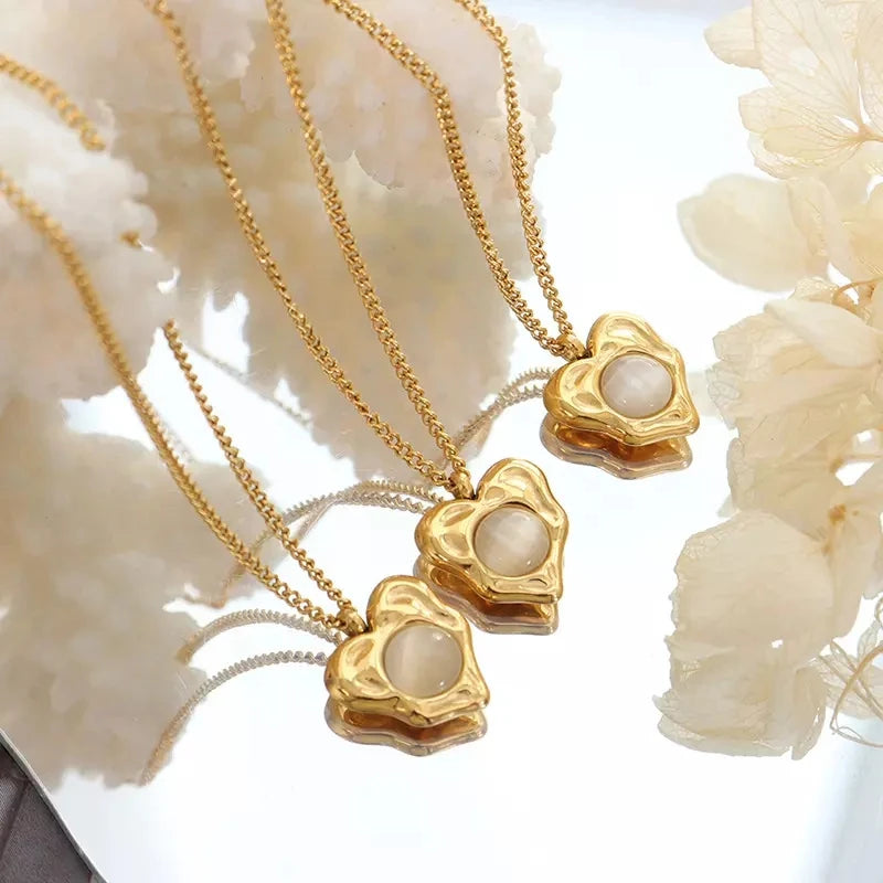 Temperament 18k Gold Love Heart Necklace Retro Stainless Steel White Opal Heart Pendant Necklace for Women Girls