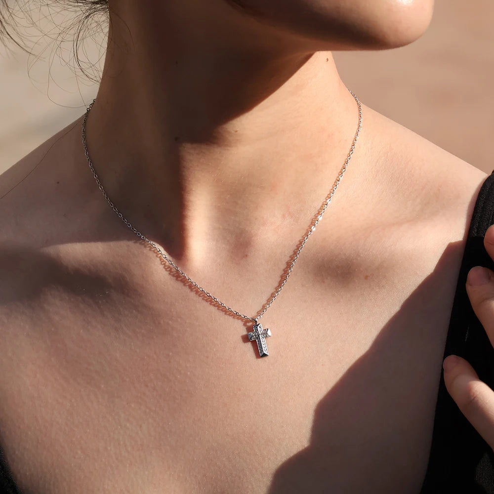 Hot Selling Gold Plated High Quality Stainless Steel Cross-shaped Inlaid Zirconia Pendant Clavicle Chain Necklace