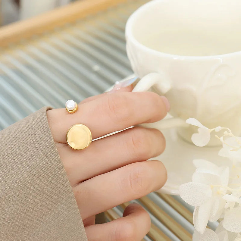 Customized European and American Ins Design Freshwater Pearl Elegant Titanium Steel 18K Gold Open Adjustable Female Ring