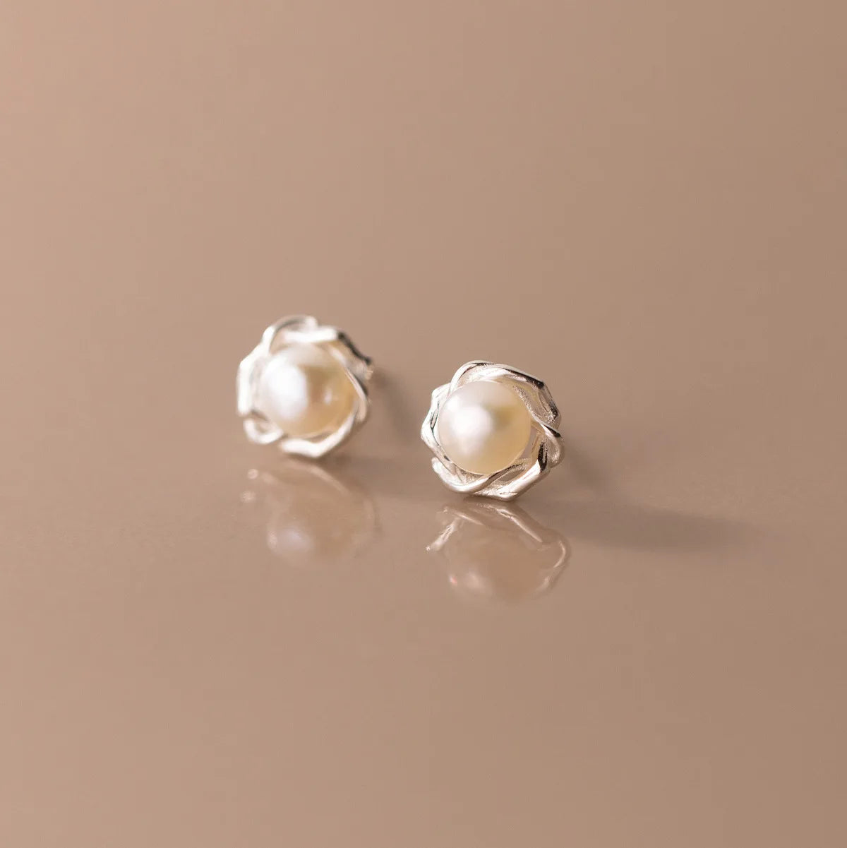 Fashion 925 Sterling Silver Natural Freshwater Pearl Small Stud Earrings Wholesale Pearl Jewelry for Women