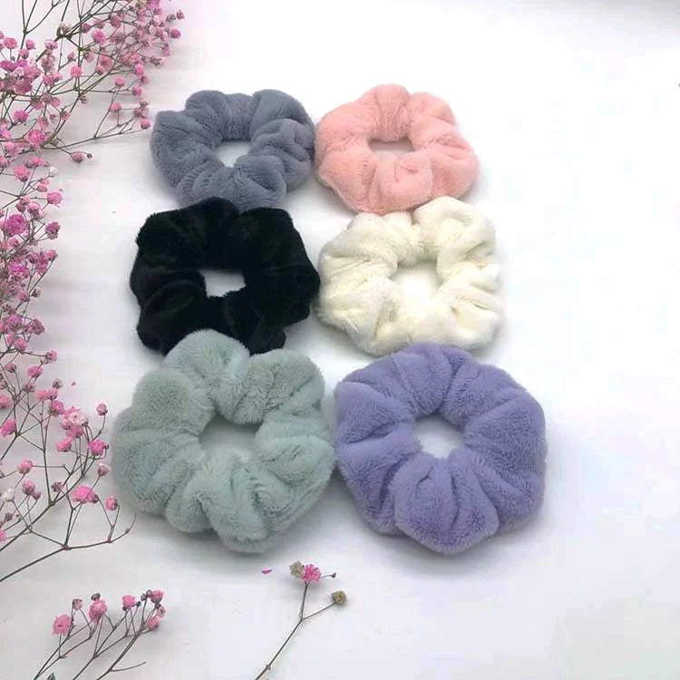 MIO Fashion Girls Solid Color Furry Hair Band Elastic Headwear Ladies Sports Casual Scrunchy Solid Color Plush Hair Band