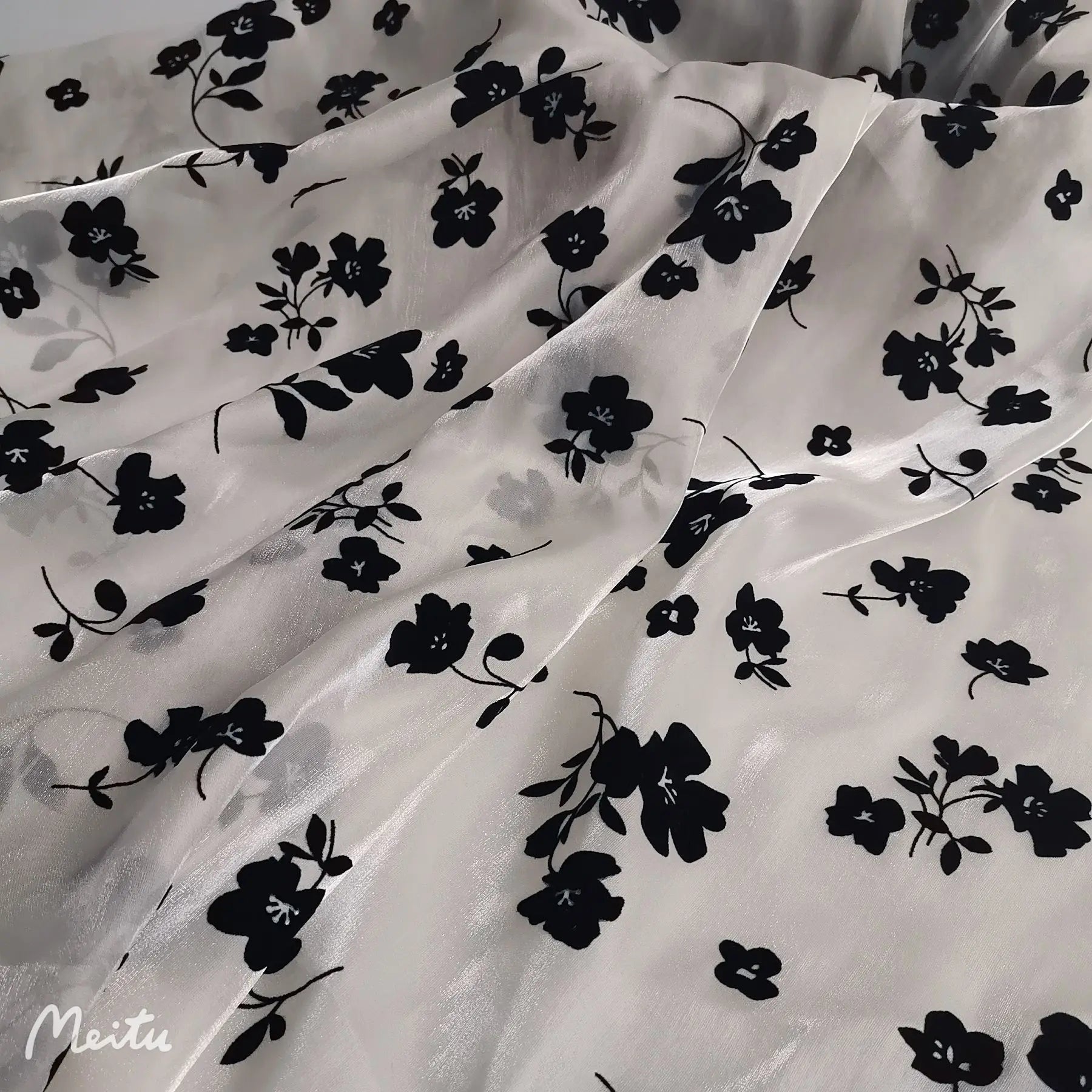 Bright Yarn with Multiple Pattern Flocking Silky Fashion Organza Fabric Soft and Silky Texture for Women and Girl's Dresses