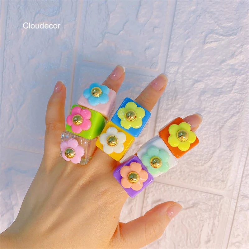 2022 New Acrylic Flower Rings Summer Lovely Sweet Geometric Ring Design Women Jewelry Acrylic Finger Gold Balls Ring