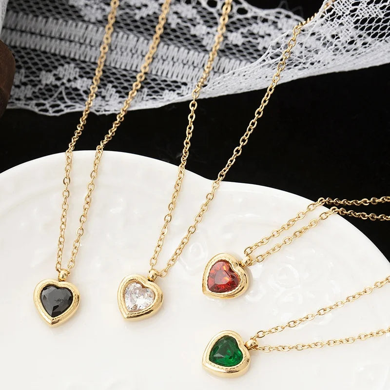 Dina 2023 Trendy Classic 18K Gold Plated Heart Stone Pendant Choker Necklace with Link Chain Stainless Steel