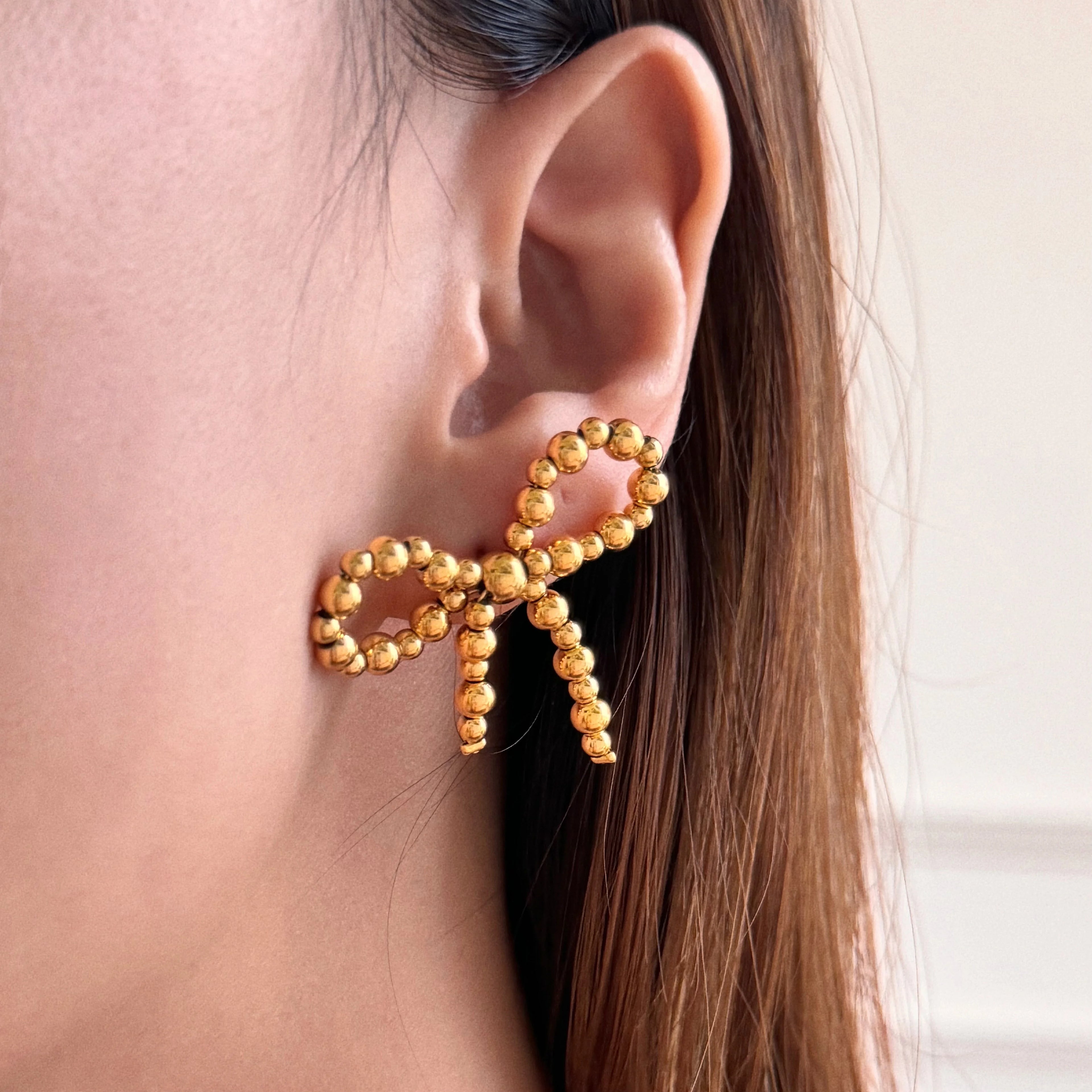 Dazan Summer New 18k Gold Plated Hypoallergenic Stainless Steel Classic Bow Butterfly Ball Cuff Earrings Trend Luxury Jewelry