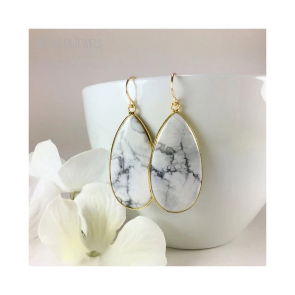 ER34079 Classic Bezel Setting White Howlite Teardrop Dangle Earrings Gold Plated Boho Style Classic Drop Earrings