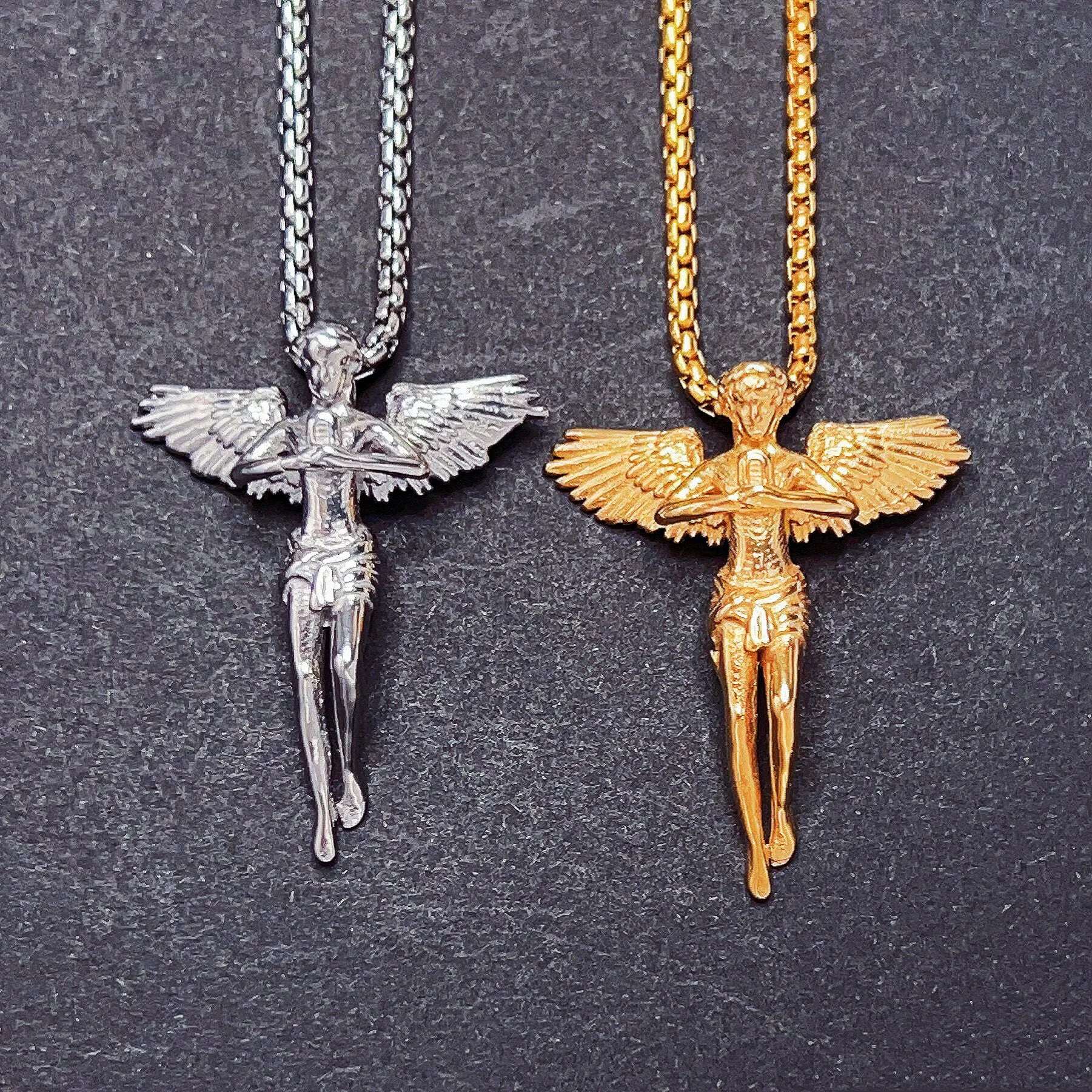IN STOCKS Mens Compass Necklace Stainless Steel Praying Angel Wing Pendant Vintage Offensive Bear Necklace Fashion Jewelry