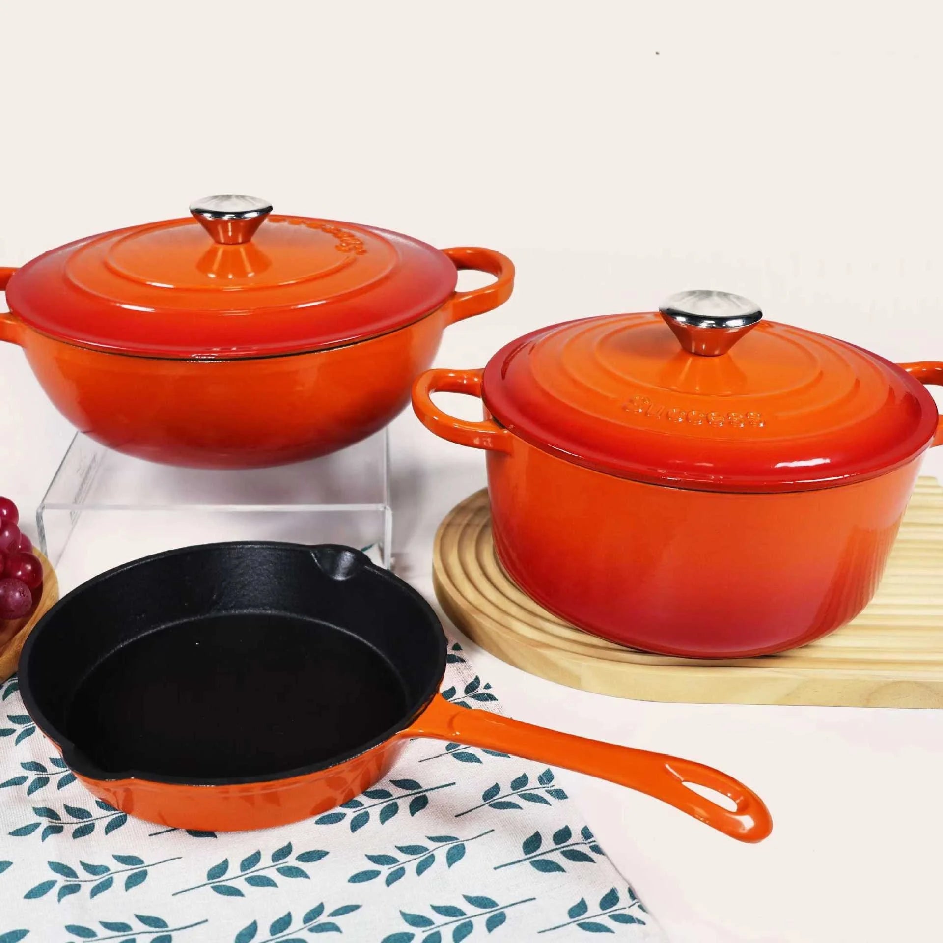 3 Pieces High Grade Kitchenware Enamel Cast Iron Cookware Set