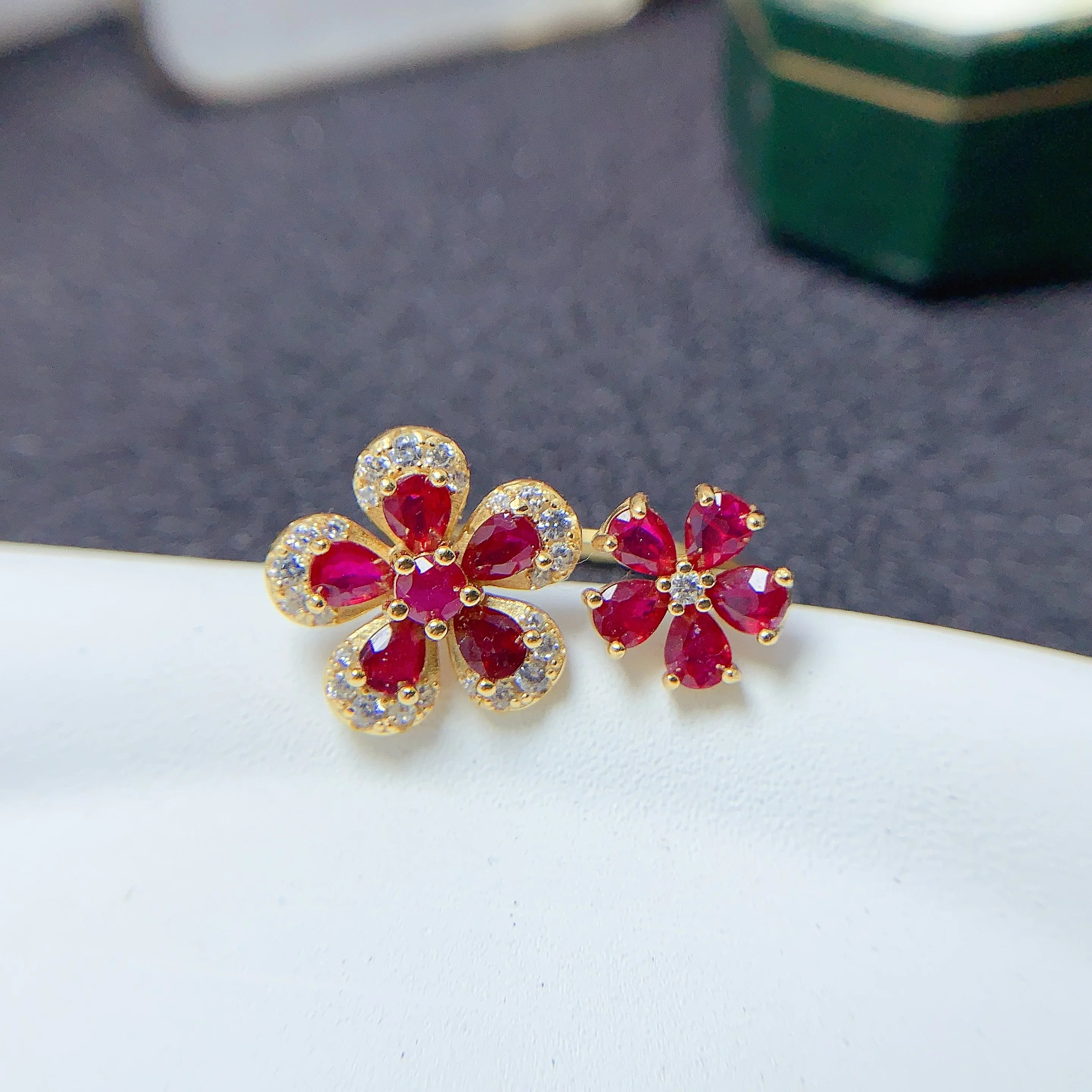 New Design Saudi 925 Sterling Silver 18k Gold/Platinum Plated Classic Pear Cut Natural Ruby Wedding Party Women's Ring Wholesale
