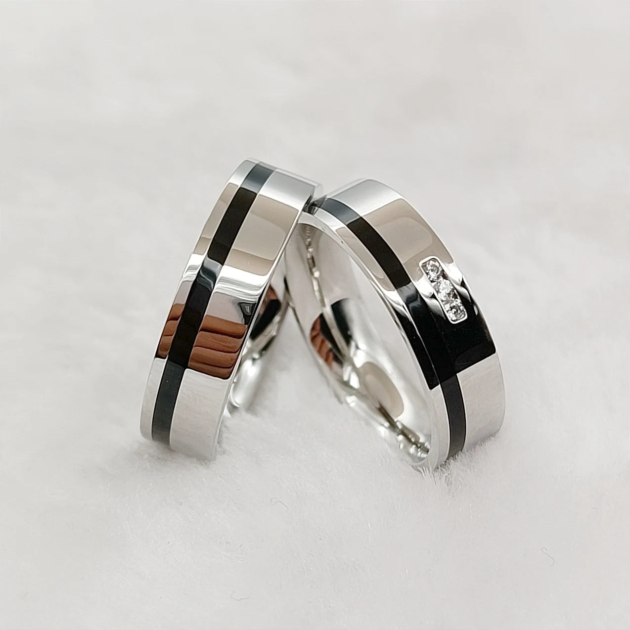 Discount Designer Couples Wedding Engagement Rings Sets Love Alliance IP Black Korean Jewelry Ring for Men and Women