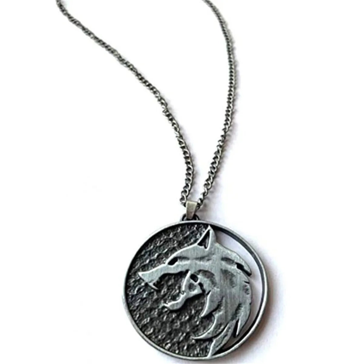 Stainless Steel Necklace Geralt Chain Wolf Head Medallion Necklace Pendant Cosplay Props Gift
