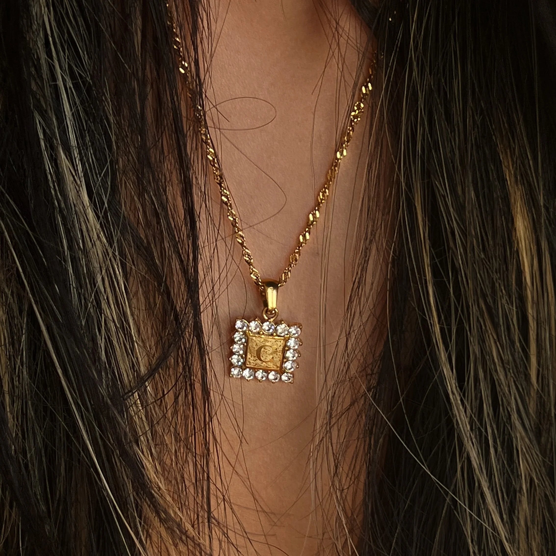 2022 Dazan Hot 18k Gold Plated Stainless Steel Initial Letter Alphabet Iced Zircon Square Pendant Wave Chain Necklace Women