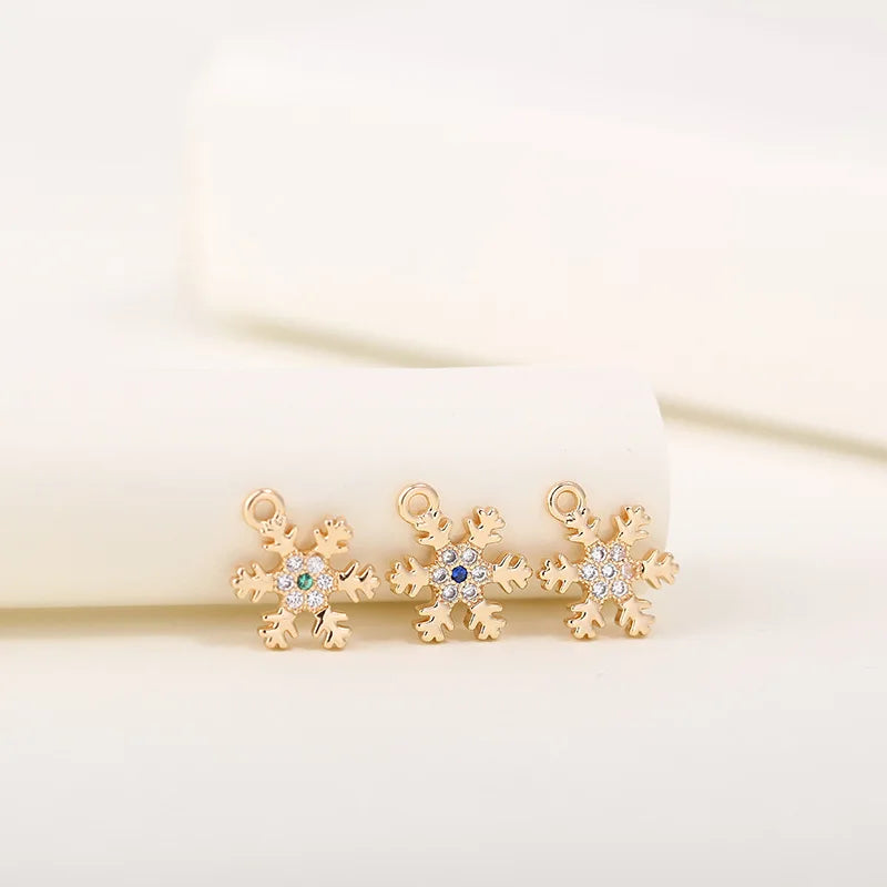 Factory Wholesale 14K Gold Plated Inlaid White Blue Green Zircon Snowflake Shape Charm Pendant DIY Jewelry Accessories