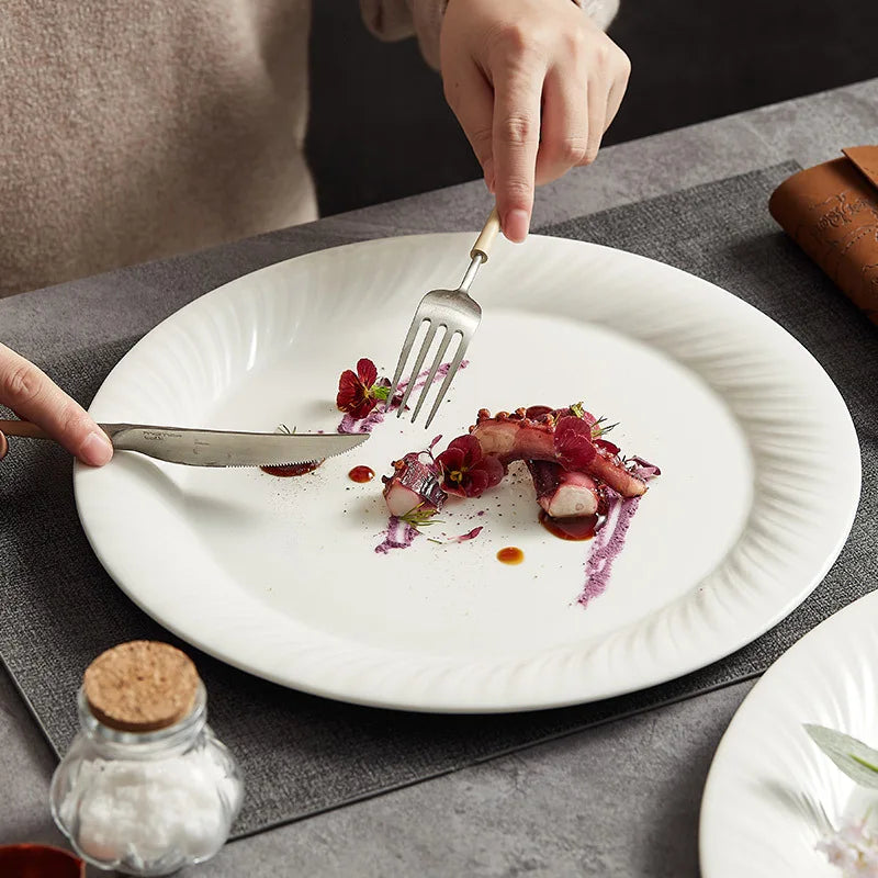 Ceramic White Eco-Friendly for Charger Plate with Embossed Design Custom Logo Luxury Coffee Shop Restaurant Hotel Plate for Home