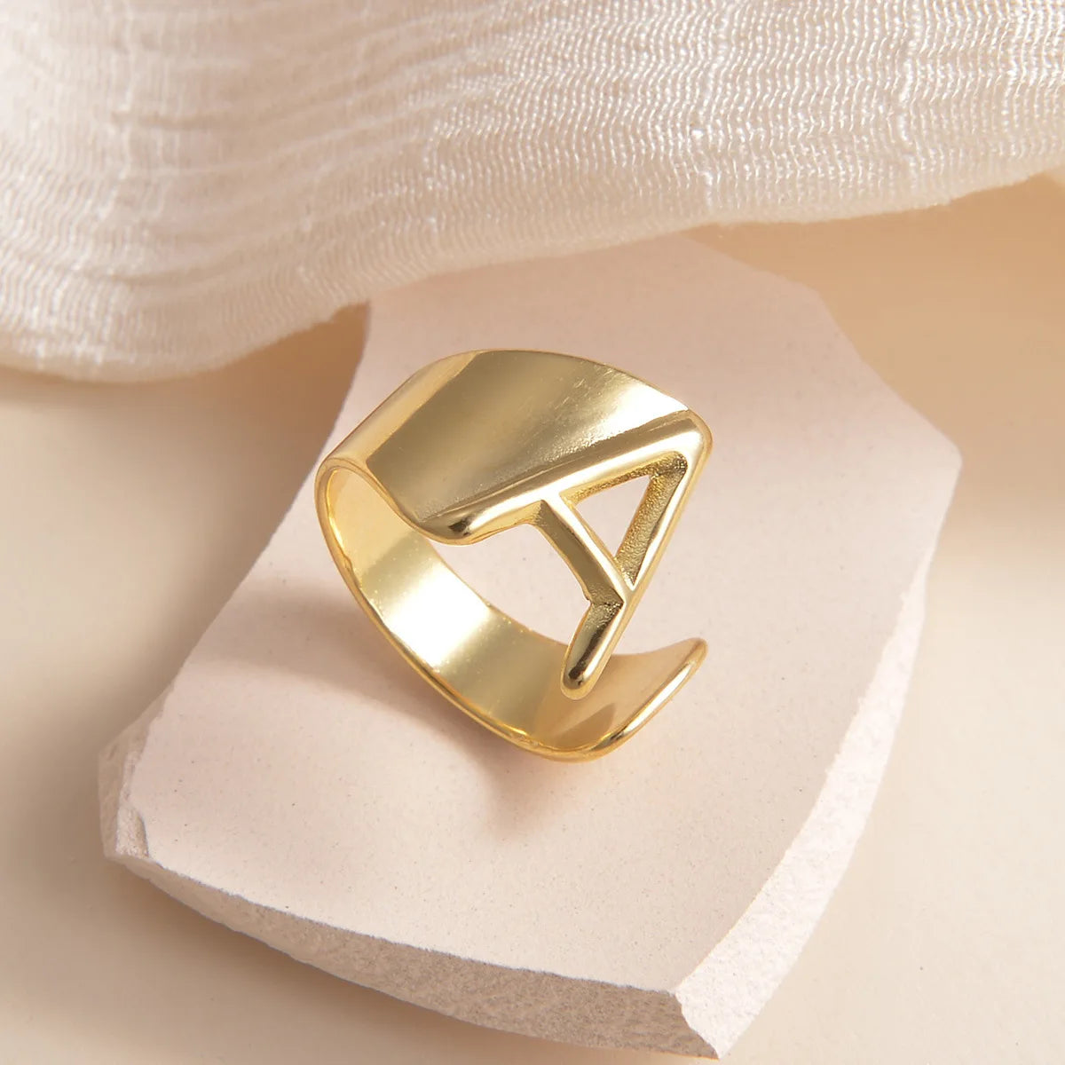 Fashion Alphabet Stainless Steel Customized A-Z English Letter Finger Rings Gold Plated Adjustable Initial Unisex Daily Wear
