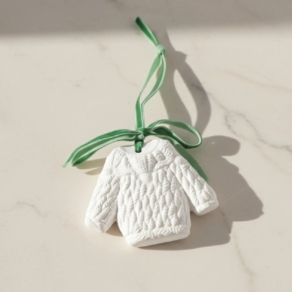 White Sweater Shaped Fragrance Oil Diffuser Ceramic Stone Home Decoration Hanging Car Closet Wardrobe Air Freshener