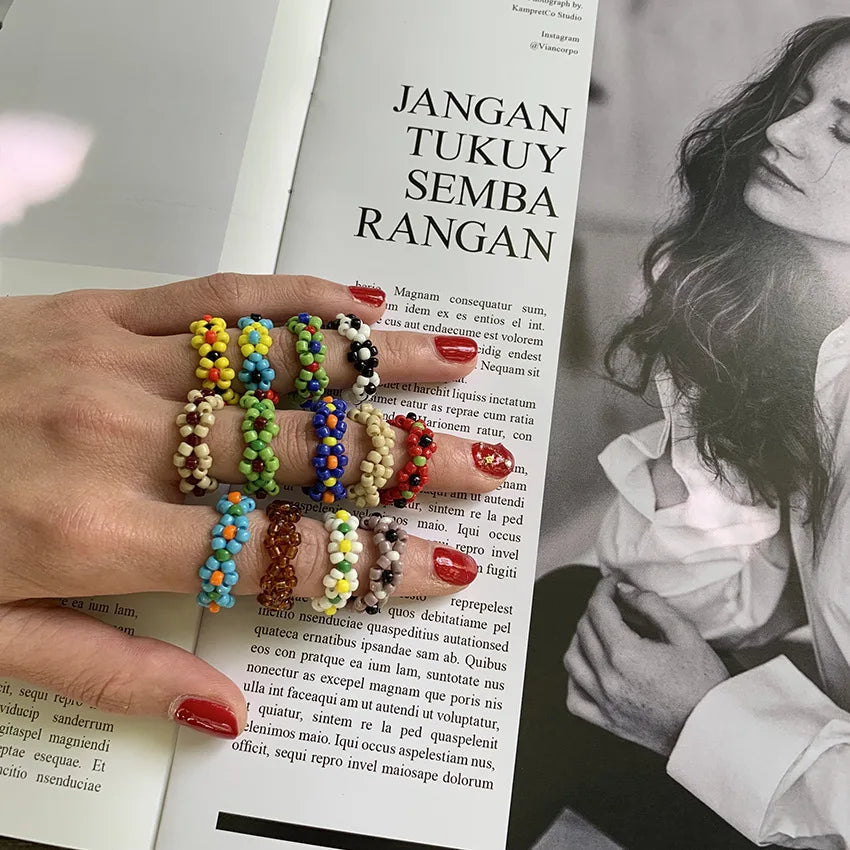 Customized Women Rings Trending Summer Holiday Jewelry Colorful Handmade Glass Seed Beads Stretch Flower Ring for Girls Lady