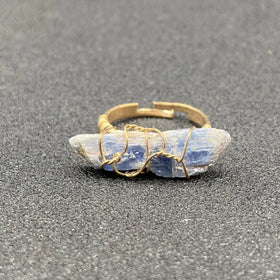 Custom Natural Stone Amethyst Raw Stone Blue Crystal Ring DIY Crystal Stone Live Rose Quartz Raw Ore Wire Wrap Ring for Women