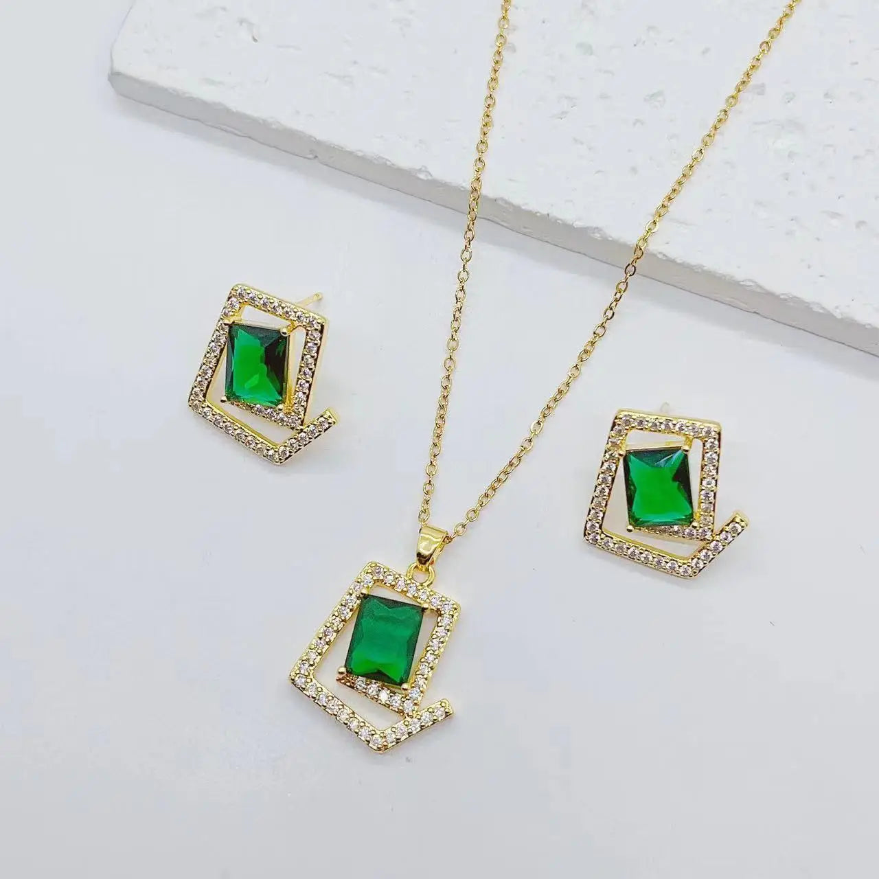 2024 Wholesale Fashion Party Earrings and Necklaces Alloy Crystal Water Diamond Square Diamond Jewelry Set