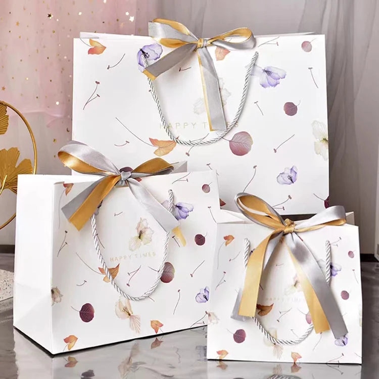 Custom Wholesale Luxury Embossing White Gifts Shopping Paper Bags with Your Own logo