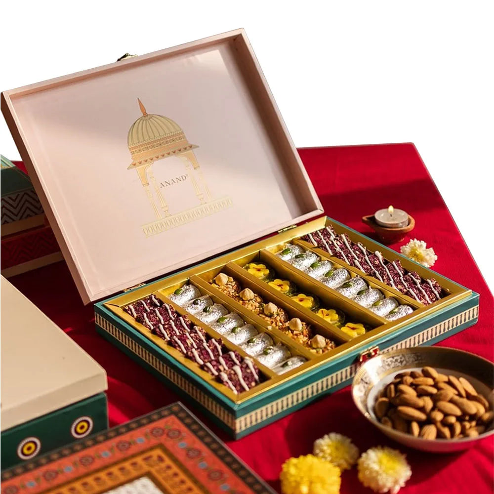 Custom Logo Luxury Valentine Gift Display Wooden Chocolate Gift Boxes