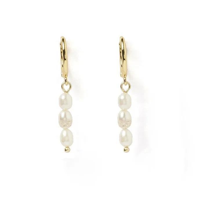 LOZRUNVE Fashion Jewelry Three Tiny Baroque Pearls Dangling Classic Huggies Earrings