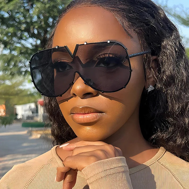Custom Logo Fashion Custom Logo Large Frame Ladies Sunglasses UV400 One Piece Lens Oversized Sunglasses Women