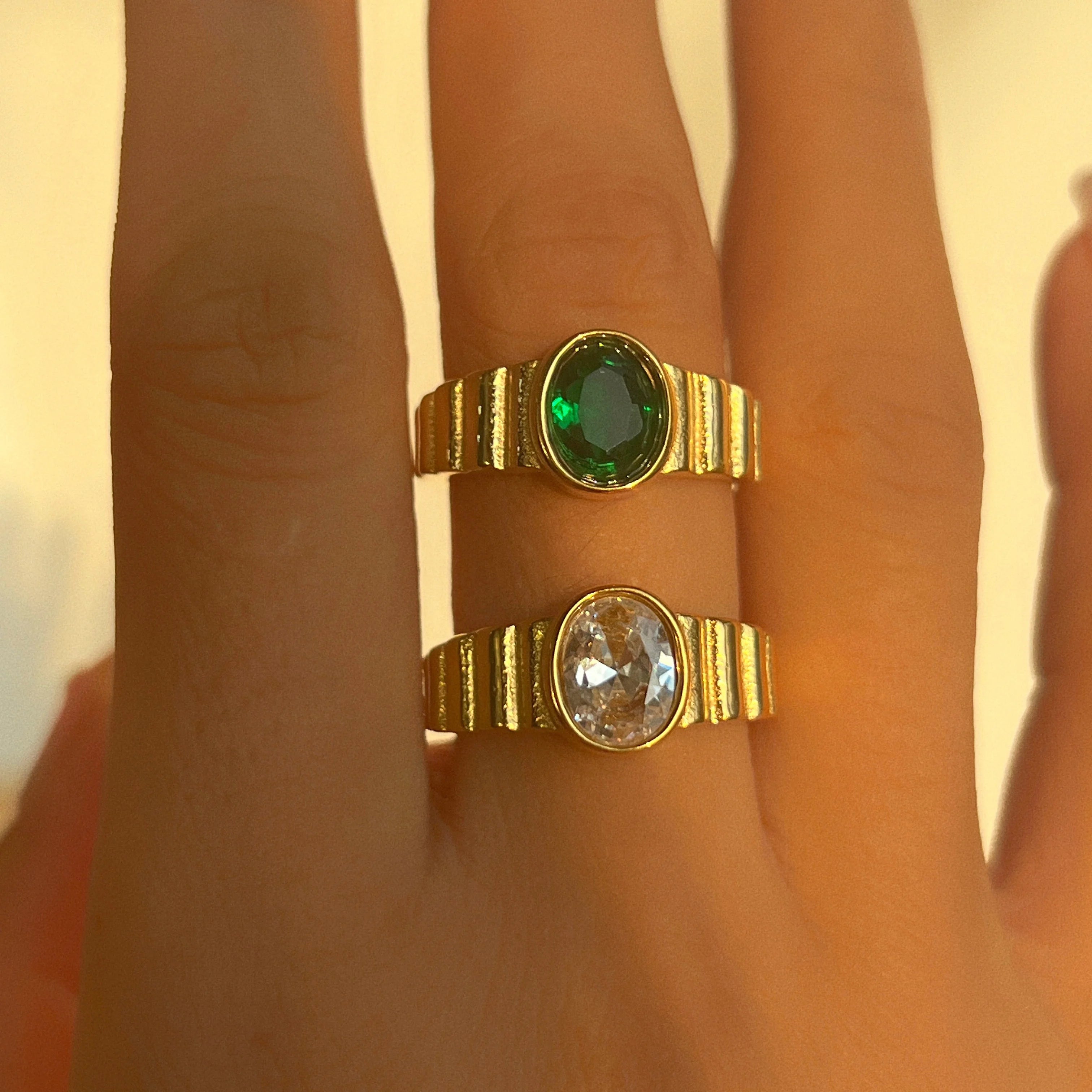 2024 Dazan New Ins 18k Gold Plated Tarnish Free Stainless Steel Vintage Gear Design Green Zircon Ring Minamilist Ring Women