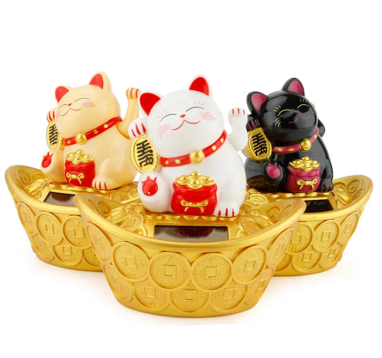 12*7*11CM 3 Color Japanese Fortune Cat White Color Solar Power Waving Arm Plastic Lucky Cat Maneki Neko