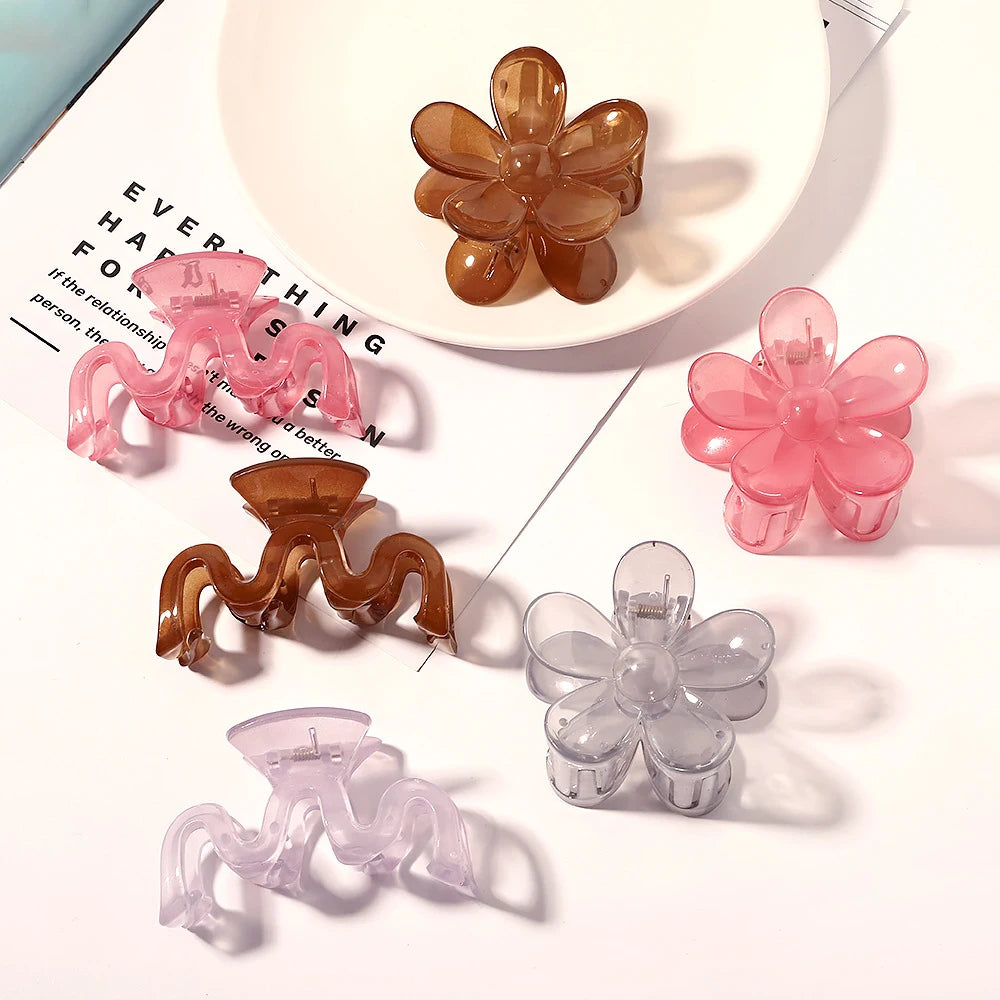 Fashion INS 2023 Large Jumbo Daisy Hair Clip Hair Accessories Plastic Wave Flower Shape Shower Hair Claw for Woman