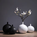 Nordic Style Creative Black and White Round Ceramic Vase Flower Arrangement Home Living Room Decoration Flower Vase