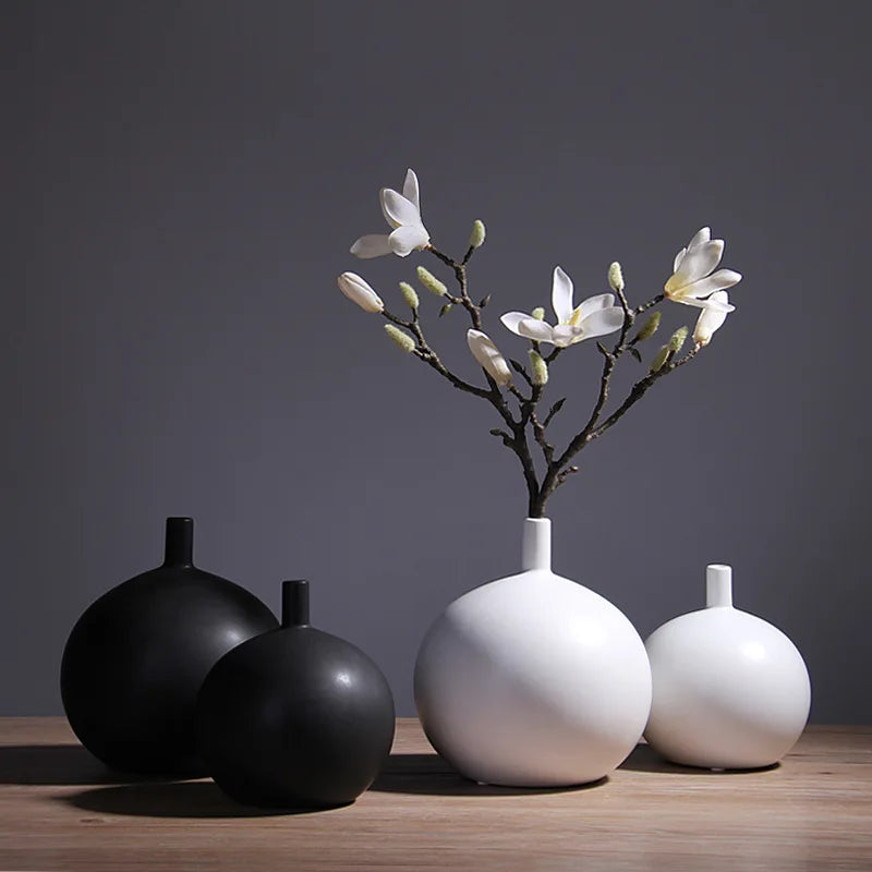 Nordic Style Creative Black and White Round Ceramic Vase Flower Arrangement Home Living Room Decoration Flower Vase