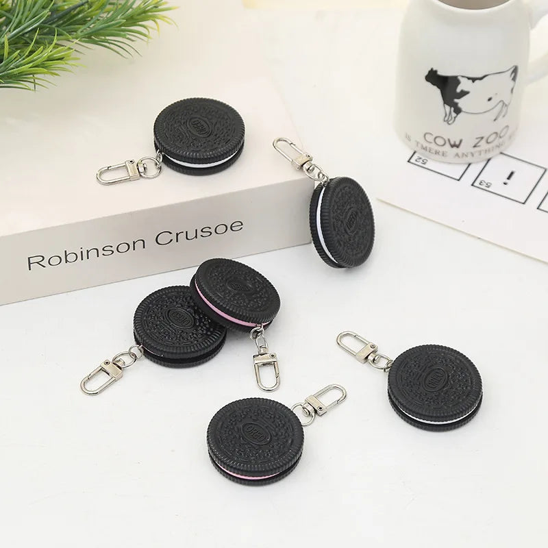 DIY Creative Plastic Mini Simulated Cookies Pvc Keychain 3D Cartoon Cute Pink White Biscuits Pvc Keychain Custom for Gifts