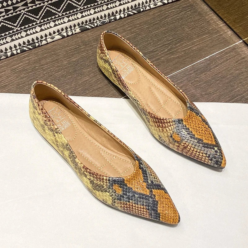2025Supper Soft Women Flat Pumps Python Leather PU Ladies Walking Shoes Cheap China Shoes Low Moq Women Flats in Stock