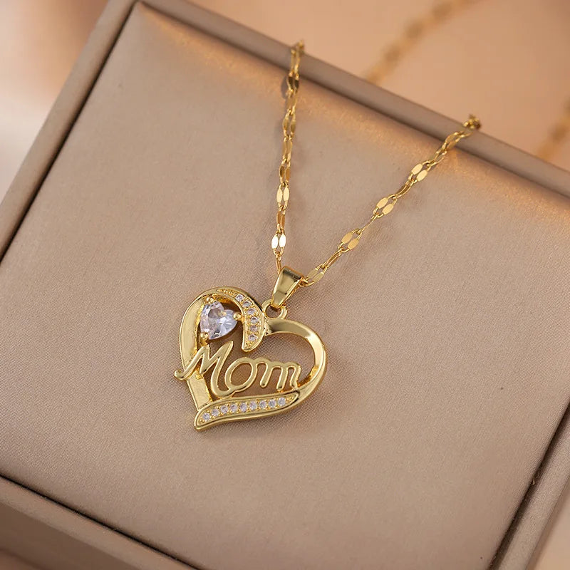 FanYue Custom Mother's Day Gift 2023 Gold Rhinestone MOM Heart Pendant Necklace for Women