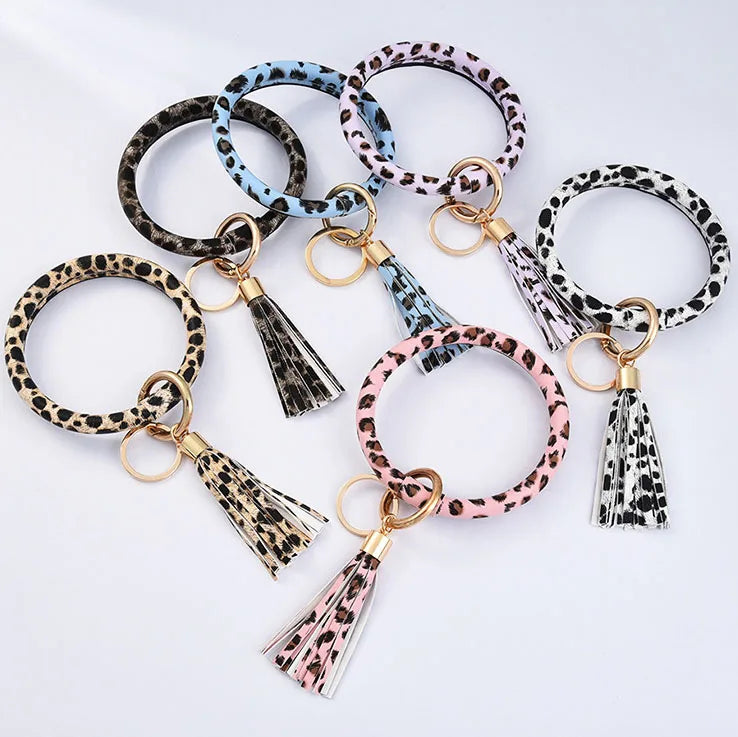 Europe Hot Selling PU Leather Tassel Bracelet Keychain Fashion Tassel PU Leather Wristlet Sports Keychain