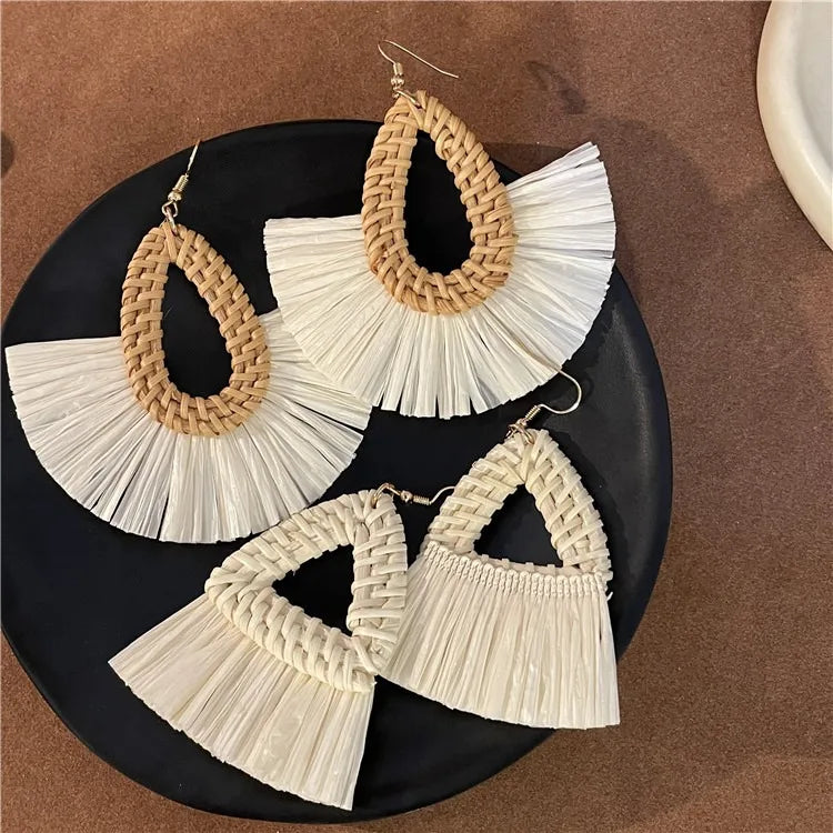 Hot Selling Internet Celebrity Bohemian Exaggerated Hand Woven Rattan Lafite Grass Hoop Earrings for Wedding and Gift