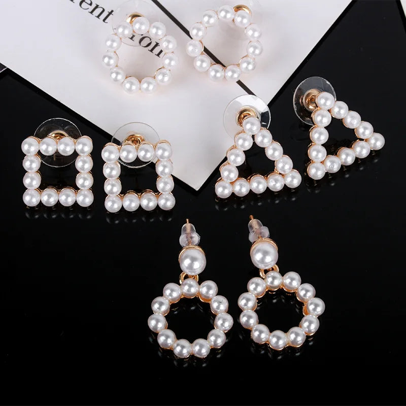 2023 New Gold Plated Metal Circle Pearl Earrings Geometric Round Shape Pearl Stud Earrings