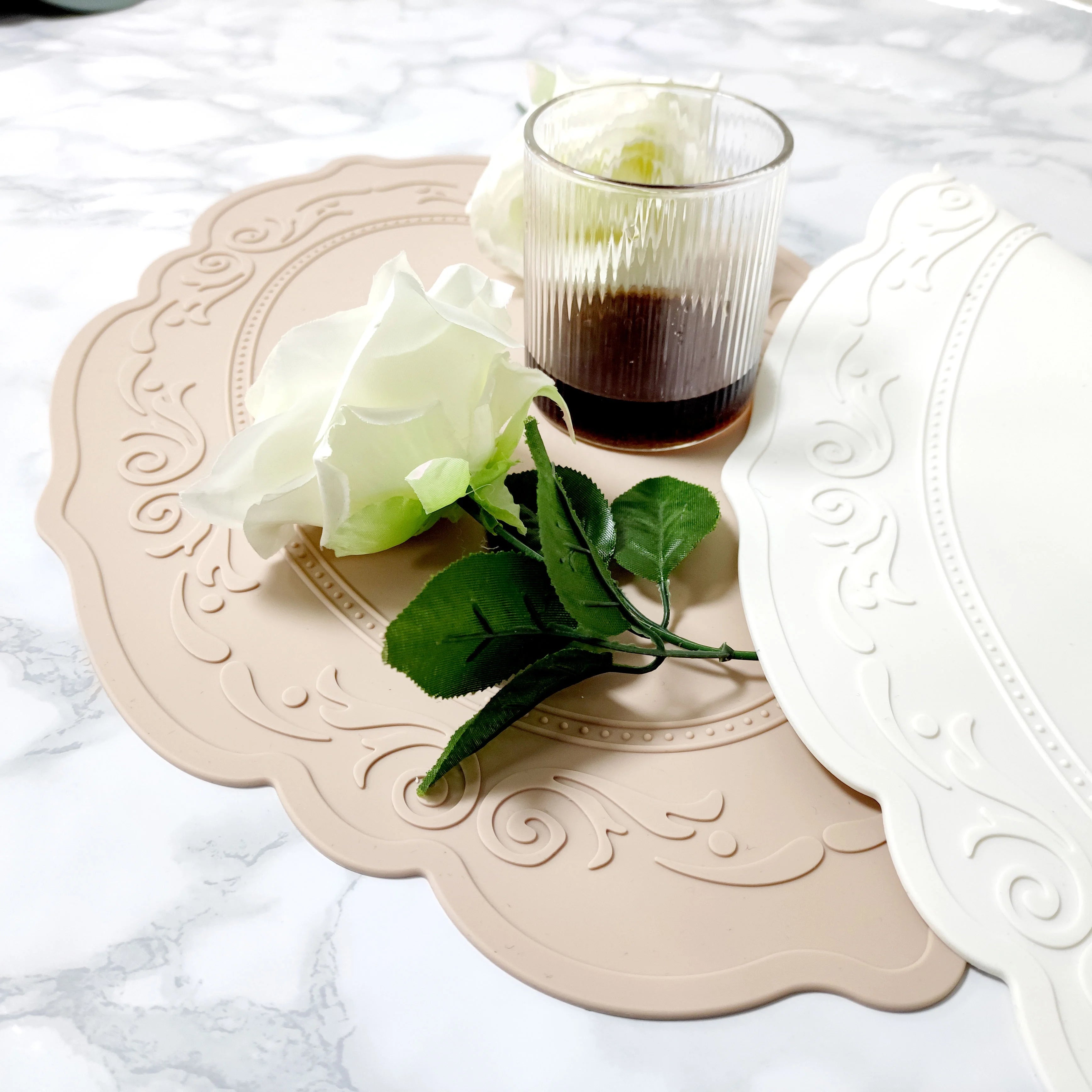 New Design High Quality Non-slip Heat Resistant Food Grade Silicone Placemat for Dining Table Minimalist Customized Logo
