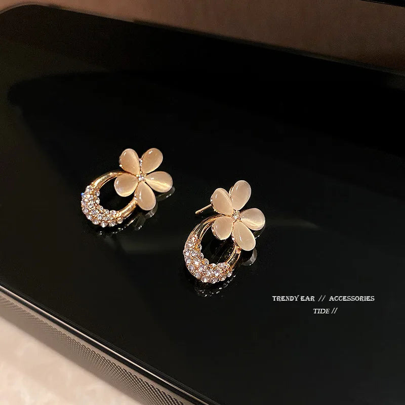 Custom Designer Luxury Rhinestone Fashion Butterfly Korean Crystal Women Earrings Stud Jewelry Bowknot Drop Pearl Earrings