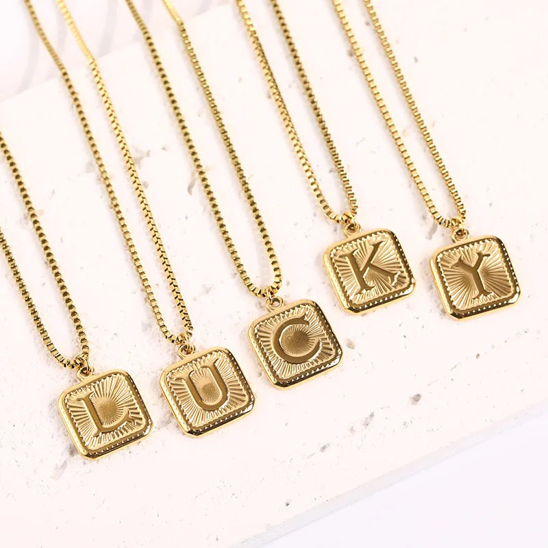 DAIHE Fashion Jewelry Stainless Steel Necklace 18K Gold Plated 26 Letters Initial Necklace