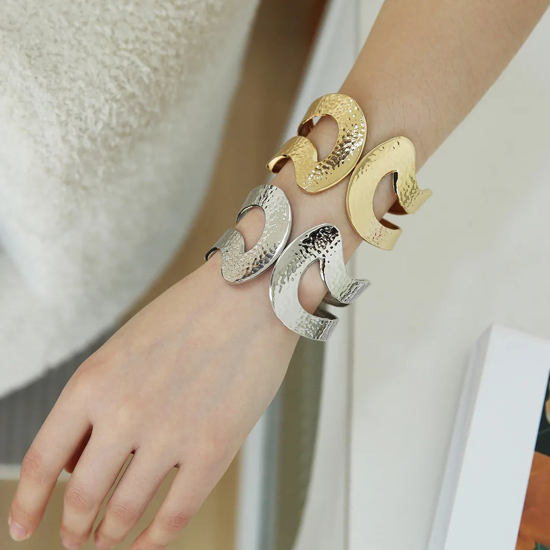 New Design Screwed Bangle Gold Bracelet Jewelry Design for Girls Smooth Metal Bangles Street Punk Bracelet Spring Bracelet