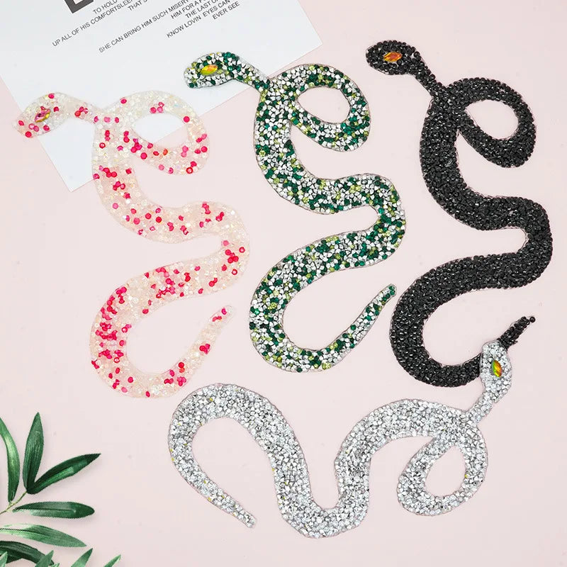 Fashion Shiny Hot Fix Crystal Rhinestone Patch Iron on Snake Patch for Clothing