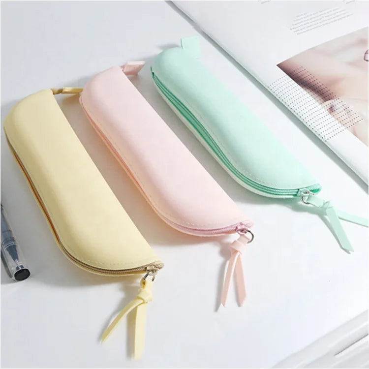 Creative Bolsa De Maquillaje Personalizada Pencil Case Cosmetics Makeup Brush Storage Bag Oval Silicone Cosmetic Bag with Zipper
