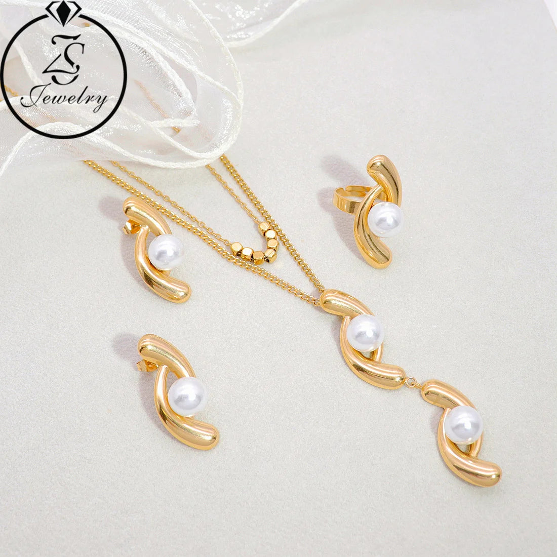 Indian Jewelry Girl Love Shaped Gold Plated Stainless Steel Fashion Element Women Design Necklace Set